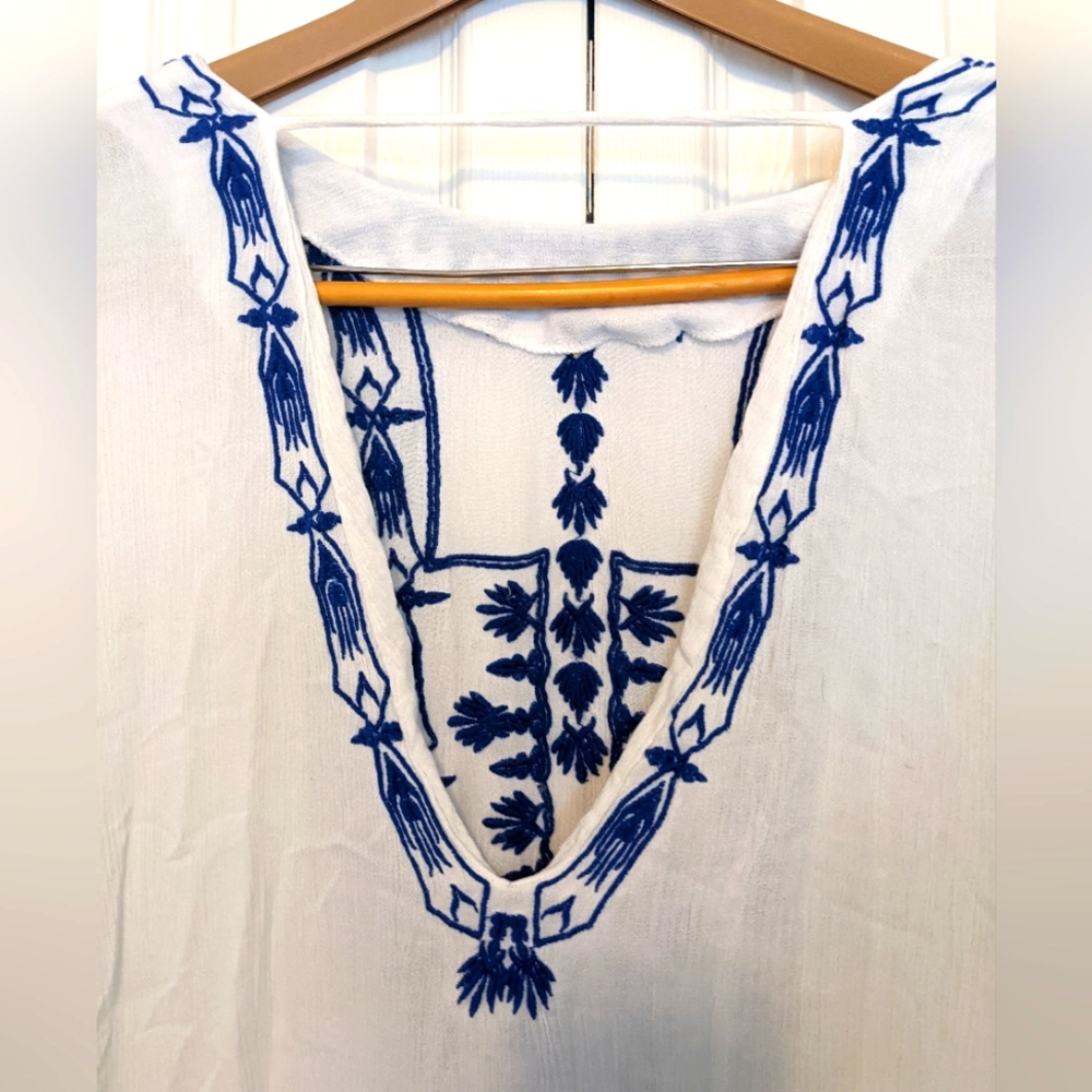 Worn Once- Lucky & Coco White and Blue Top